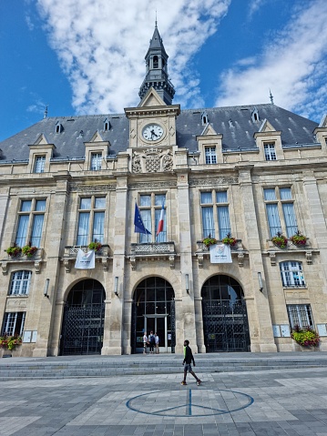 Built in the early nineteenth century, between 1846 and 1860, the city of Saint-Denis hotel, Reunion, recently underwent a major restoration campaign.