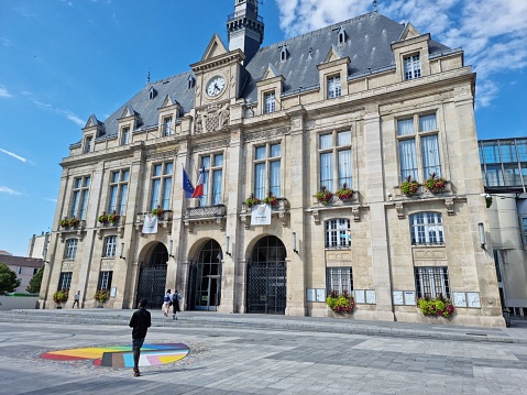 Built in the early nineteenth century, between 1846 and 1860, the city of Saint-Denis hotel, Reunion, recently underwent a major restoration campaign.