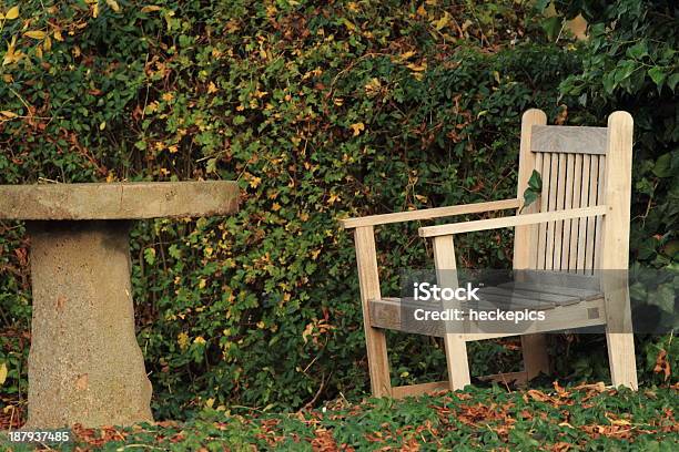 Foto de Idylle Im Garten e mais fotos de stock de Amimar - Amimar, Banco - Assento, Banco de Parque