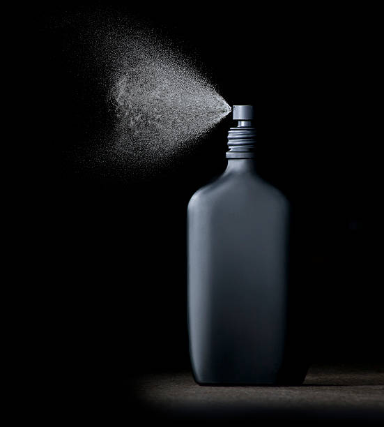 botella de perfume negro - perfume bottle scented cosmetics fotografías e imágenes de stock