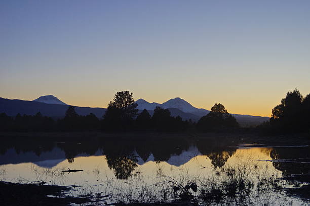 istock Tumalo Lake Dusk 187958678
