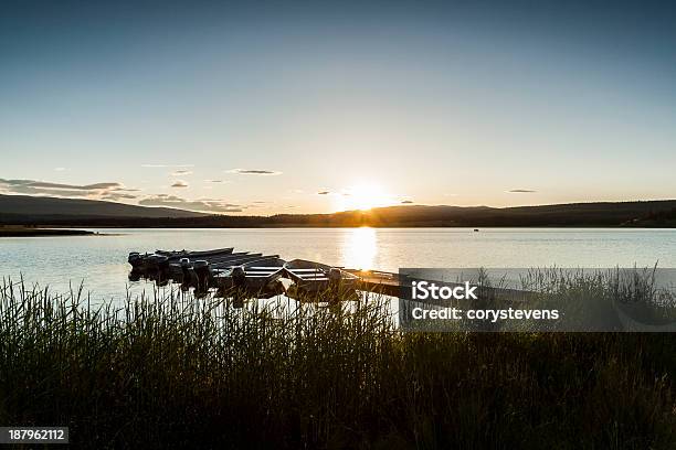 Tramonto Sul Lago Tunkwakamloops British Columbia - Fotografie stock e altre immagini di Acqua