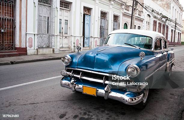 Cienfuegos Foto de stock y más banco de imágenes de Aire libre - Aire libre, Calle, Cienfuegos