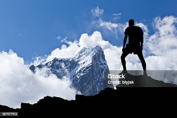 Wanderer Silhouette Stockfoto und mehr Bilder von Forschungsreisender - Forschungsreisender, Himalajagebirge, Berg