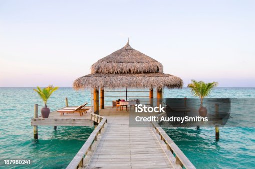 istock Private Dining on the Water 187980241