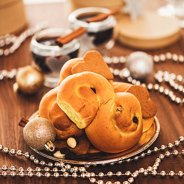 christmas decorations and saffron buns - lussebulle bildbanksfoton och bilder