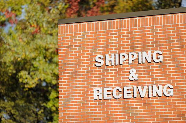 istock Shipping and receiving 187992284