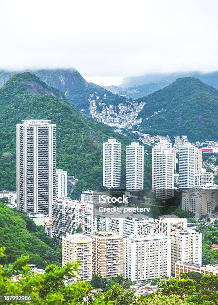 Rio De Janeiro を進みます - まぶしいのストックフォトや画像を多数ご用意 - まぶしい, グアナバラ湾, スラム街