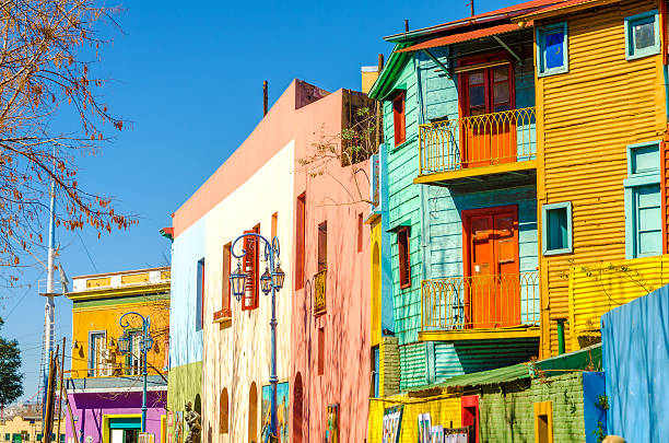 caminito street en buenos aires - buenos aires fotografías e imágenes de stock