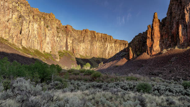 istock Idaho desert Owyhee Canyon River at sunrise 1880035159