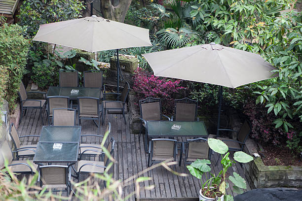 istock house exterior patio 188006920