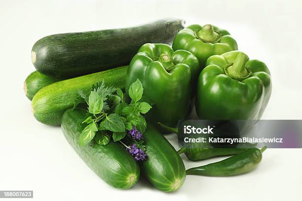 グリーンの野菜 - ズッキーニのストックフォトや画像を多数ご用意 - ズッキーニ, パプリカ, パプリカ粉
