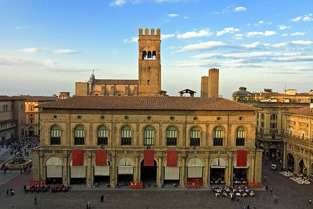 istock panoramic view of main square - bologna, italy 188008580