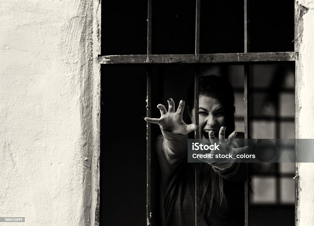 Terrifié femme - Photo de Adulte libre de droits