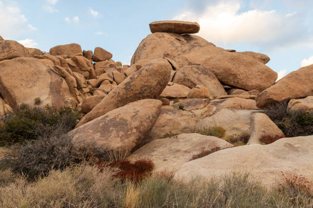istock Boulders in Joshua Tree National Park 1880139278