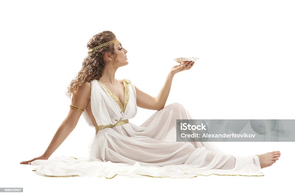Серия: Классической греческой богини в Туника держит Чаша - Стоковые фото Греческая богиня роялти-фри