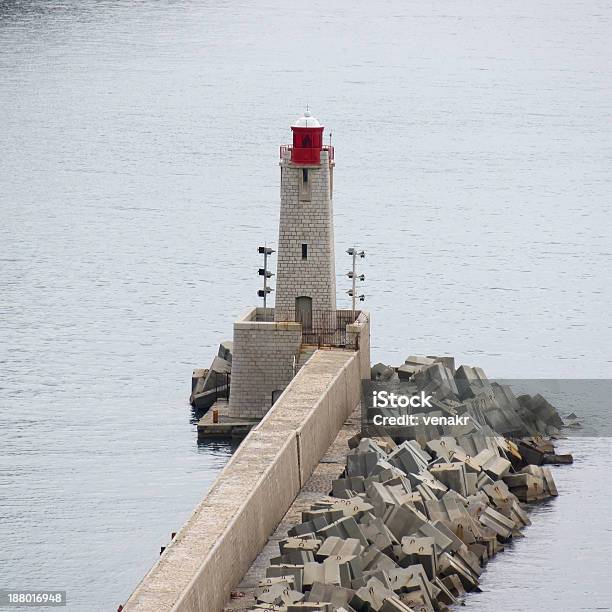 Nice Маяк — стоковые фотографии и другие картинки Без людей - Без людей, Вода, Волнорез