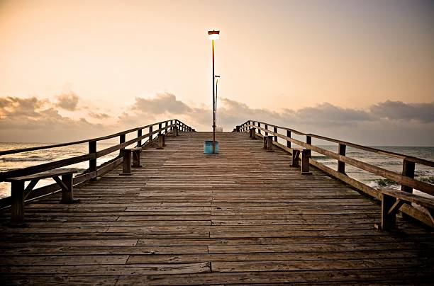 istock Wooden Ocean Pier 188020637