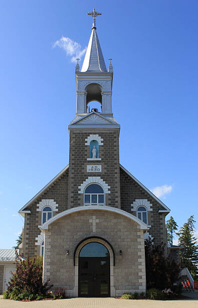 istock Small catholic church in Ontario, Canada 188025215
