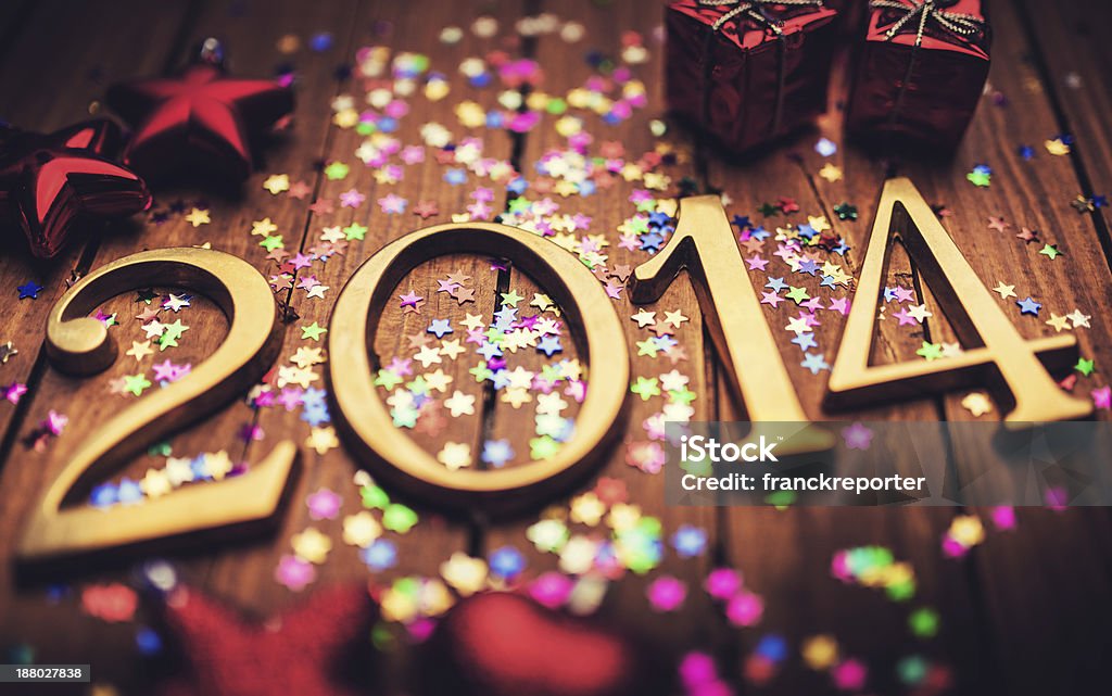 Texto de ano novo 2014 ouro com decoração de Natal - Foto de stock de 2014 royalty-free