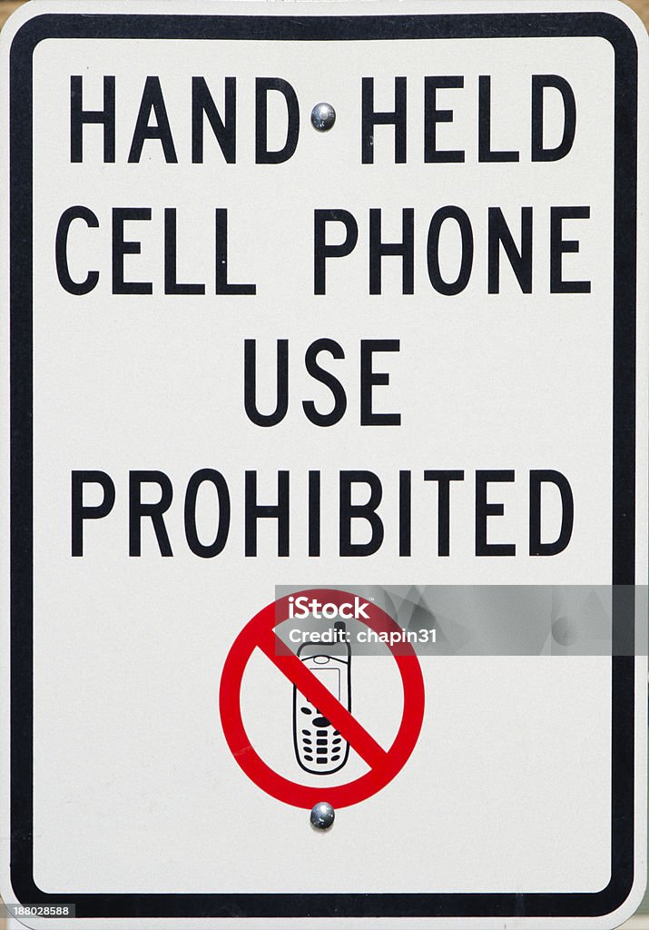 Не допускается Знак использование мобильного телефона - Стоковые фото No - английское слово роялти-фри