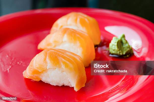 Salmão Sushi - Fotografias de stock e mais imagens de Arroz - Alimento Básico - Arroz - Alimento Básico, Comida, Comida japonesa