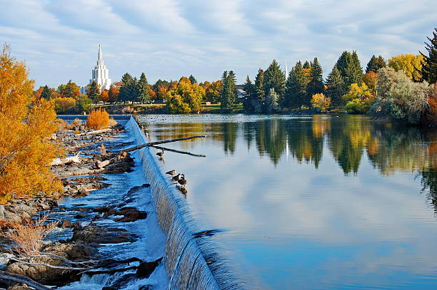 herbst auf die wasserfälle - snake river fotos stock-fotos und bilder