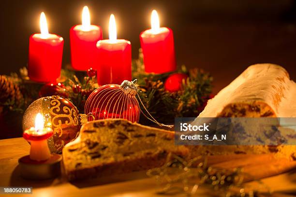 Bolo De Natal - Fotografias de stock e mais imagens de 2011 - 2011, Advento, Artigo de Decoração