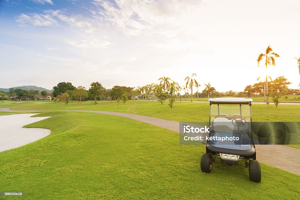 Carro de golfe - Foto de stock de Paisagem - Natureza royalty-free