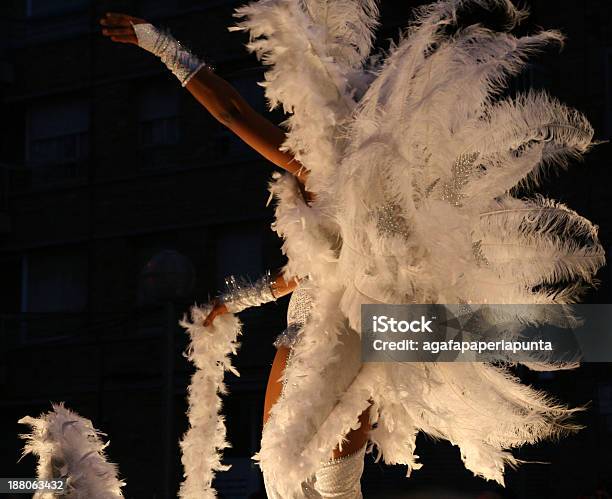 Photo libre de droit de Carnaval De Danse banque d'images et plus d'images libres de droit de Cabaret - Cabaret, Plume, Carnaval au Brésil