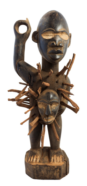 African nail fetish - Wooden statuette from the front