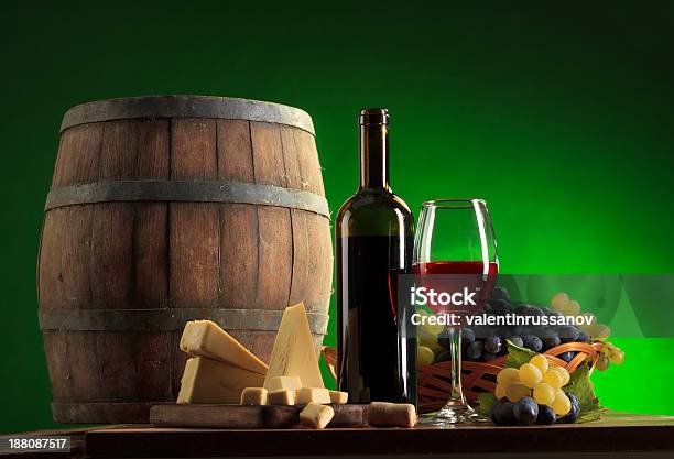 Красное Вино Состав — стоковые фотографии и другие картинки Алкоголь - напиток - Алкоголь - напиток, Бочка, Бочка для вина