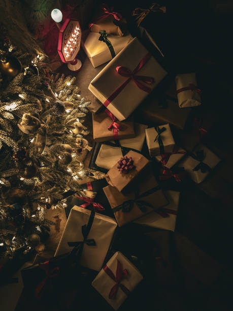 istock Christmas morning presents 1881683036