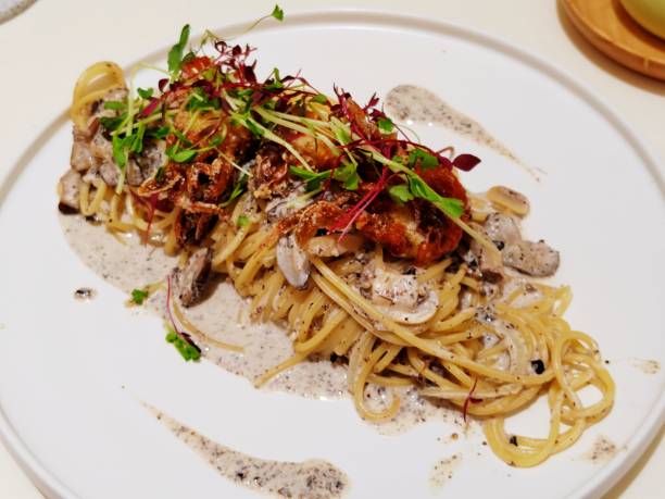 istock Soft-shell Crab Spaghetti in Truffle Cream Sauce 1882269478