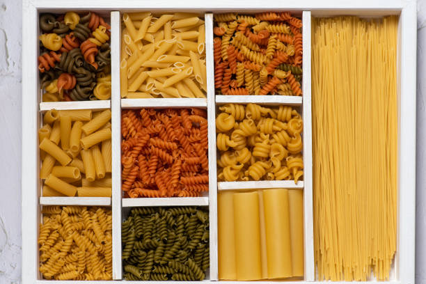 italian pasta collection - pasta whole wheat spaghetti raw imagens e fotografias de stock