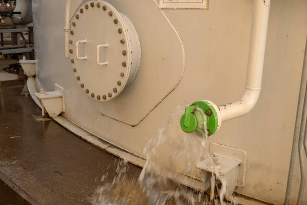 istock Water over flow come out from top pipe line. 1884667200