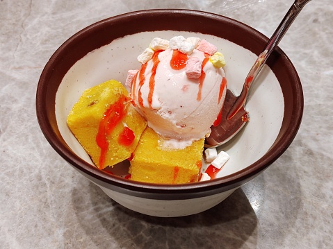 Strawberry Ice-cream with Pineapple cake
