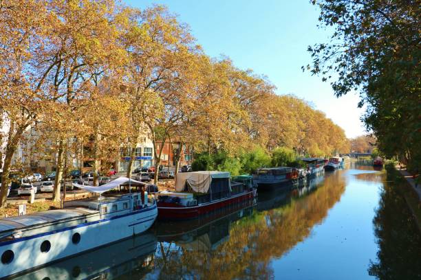 istock Toulouse in Autumn 1887289124