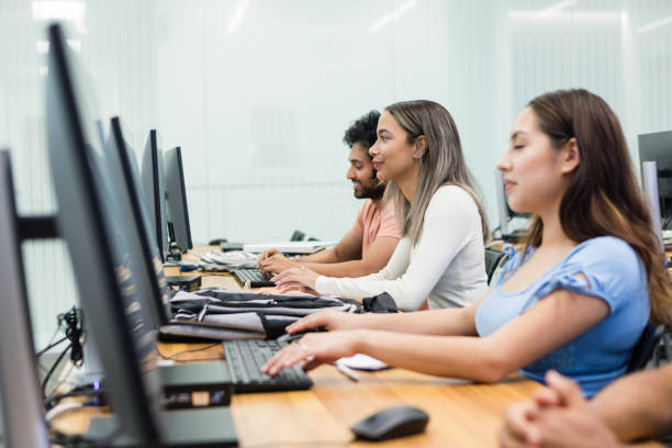 Computer Hours 1,200+ Computer Room Office Stock Photos, Pictures & Royalty-Free ...