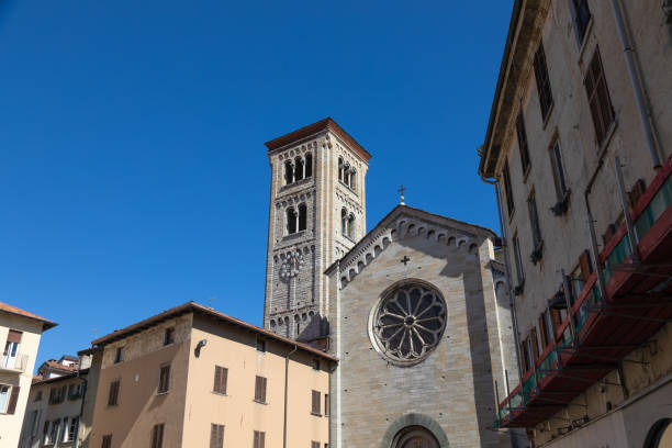 istock Cathedral of Santa Maria Assunta in Como 1887969193