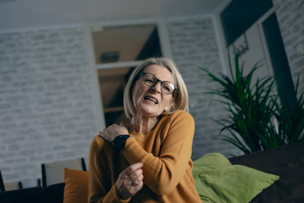 istock a mature menopausal woman has shoulder pain 1888450106