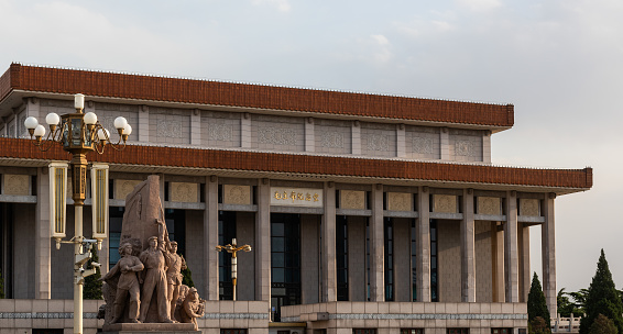 Beijing, China. 04.20.2017. Mausoleum of Mao Zedong.
Built in 1976-1977, the sound is in the central part of Tiananmen Square in Beijing with the inscription in hieroglyphs 