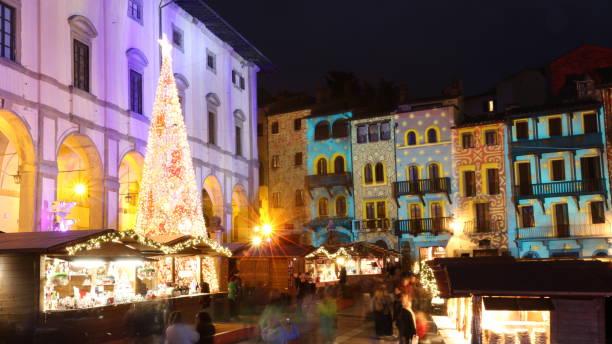 istock Arezzo, Piazza Grande with Christmas decorations 1889303212