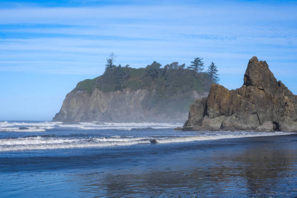 istock Ruby Beach, WA - US - Sept. 21, 2021: Horizontal view of the sea stacks at Ruby Beach in Olympic National Park. 1889875145