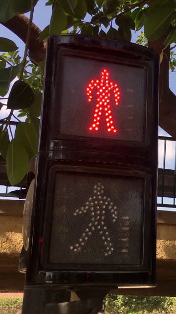 Don't walk signal