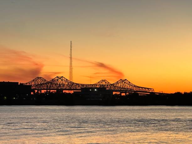 nola zachód słońca i widok na most ccc - ccc zdjęcia i obrazy z banku zdjęć
