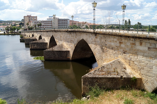 Old Bridge, Ponte Velha, across Tua river, Romanesque-style bridge, built around the turn of 15th and 16th centuries, Mirandela, Portugal