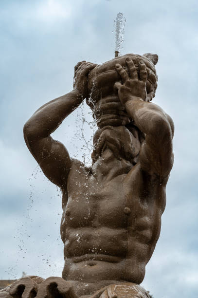 istock Fontana del Tritone 1892208580