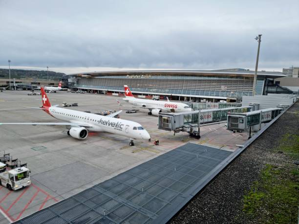 airport zurich zrh - zrh wiedenmeier stock-fotos und bilder