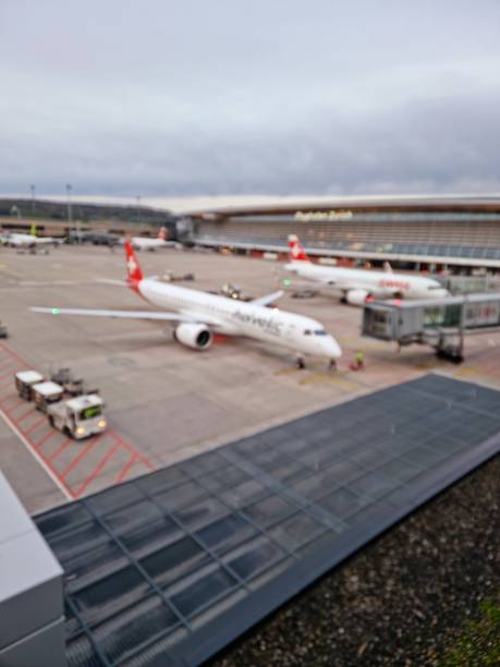 airport zurich zrh - zrh wiedenmeier stock-fotos und bilder